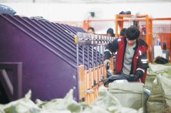 東莞貨運公司-物流分揀區(qū)，不舍晝夜換來當(dāng)日達