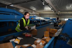 船期查詢部分物流企業發愁貨源不足“吃不飽”，面臨通行難生存難